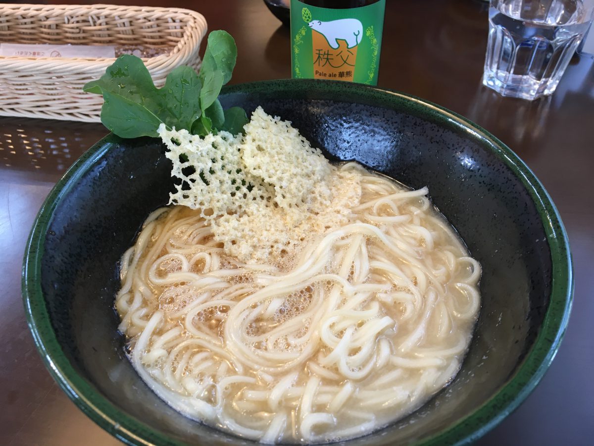 初ホエーうどん