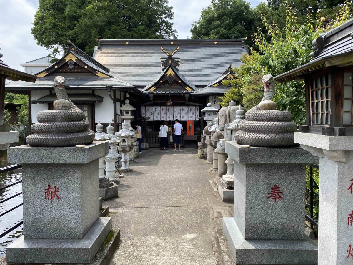 白蛇辧財天　参拝させて頂きました。